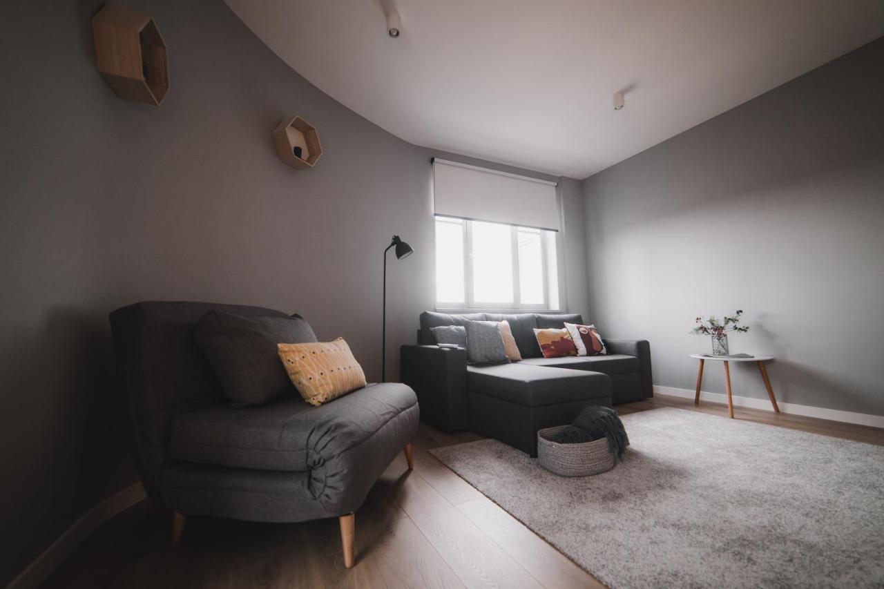 Apart-Hotel Kostjukowski Apartments Nizhynska 17 ลวีฟ ภายนอก รูปภาพ