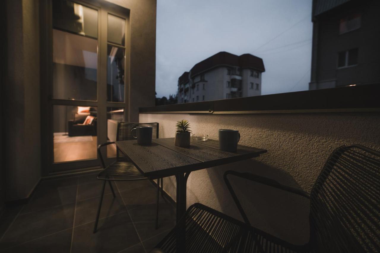 Apart-Hotel Kostjukowski Apartments Nizhynska 17 ลวีฟ ภายนอก รูปภาพ