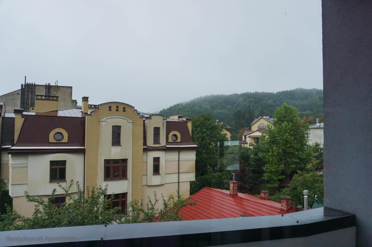 Apart-Hotel Kostjukowski Apartments Nizhynska 17 ลวีฟ ภายนอก รูปภาพ
