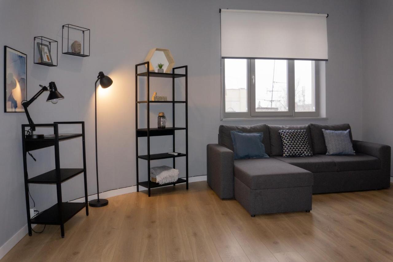 Apart-Hotel Kostjukowski Apartments Nizhynska 17 ลวีฟ ภายนอก รูปภาพ