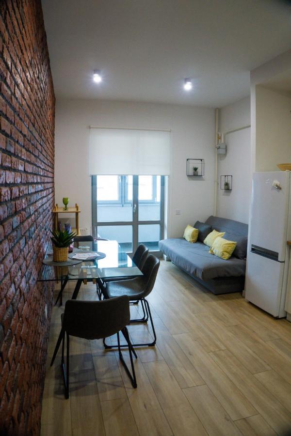 Apart-Hotel Kostjukowski Apartments Nizhynska 17 ลวีฟ ภายนอก รูปภาพ