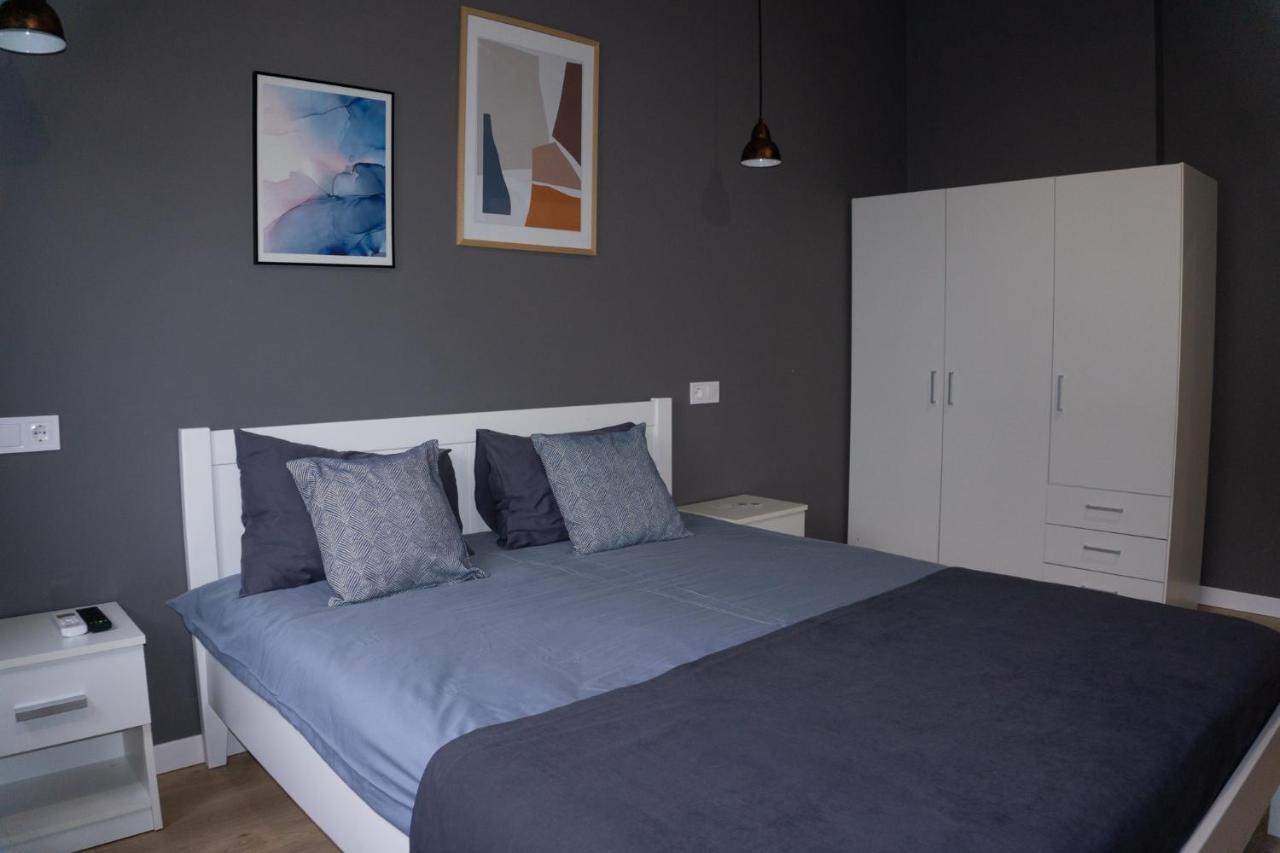 Apart-Hotel Kostjukowski Apartments Nizhynska 17 ลวีฟ ภายนอก รูปภาพ