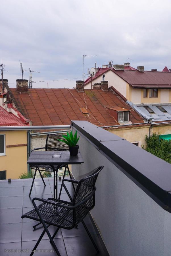 Apart-Hotel Kostjukowski Apartments Nizhynska 17 ลวีฟ ภายนอก รูปภาพ