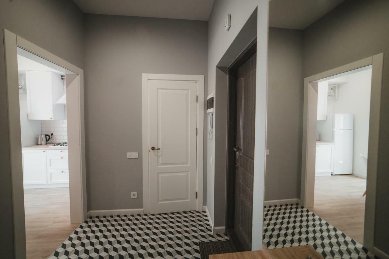 Apart-Hotel Kostjukowski Apartments Nizhynska 17 ลวีฟ ภายนอก รูปภาพ
