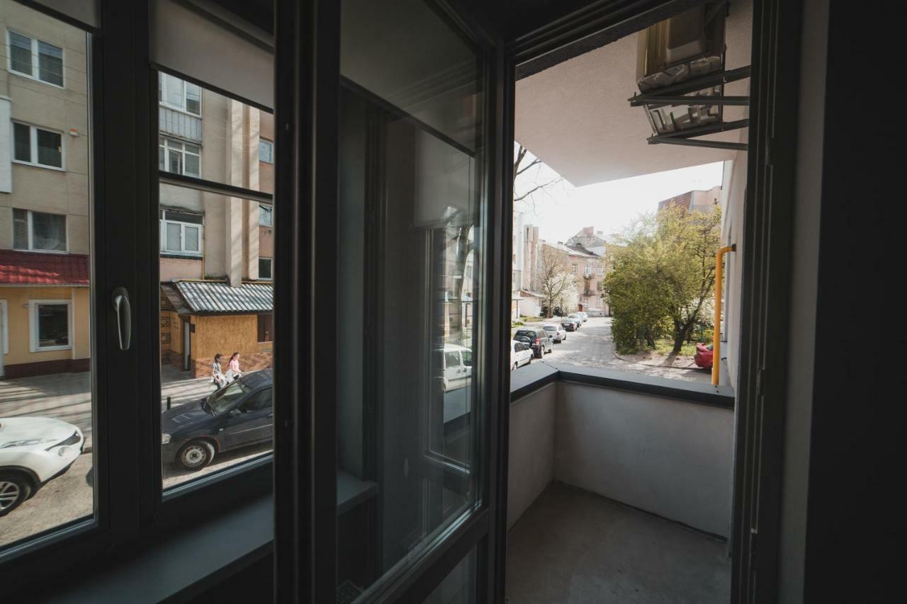 Apart-Hotel Kostjukowski Apartments Nizhynska 17 ลวีฟ ภายนอก รูปภาพ